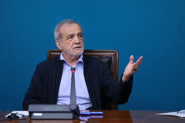 صرفه‌جویی در بنزین؛ آغاز از نهادهای دولتی و نیاز به برنامه‌ریزی برای مصرف خودروها